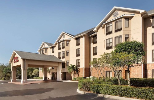 Tarpon Springs Hotel | Hampton Inn & Suites Tarpon Springs