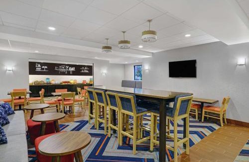 Utica Hotel | Hampton Inn Utica