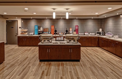 Vallejo Hotel | Hampton Inn Vallejo