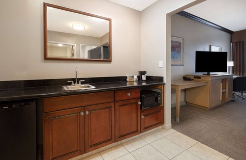 Victoria Hotel | Hampton Inn Victoria