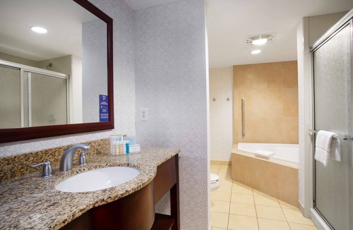Watertown Hotel | Hampton Inn Watertown