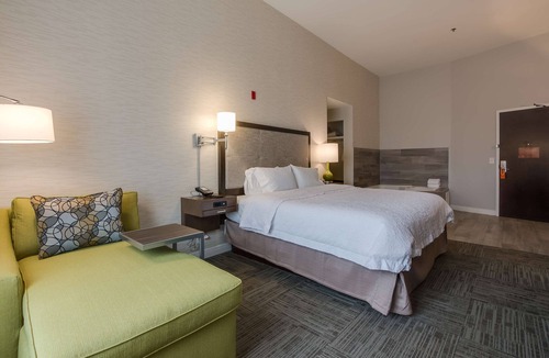 White House Hotel | Hampton Inn White House