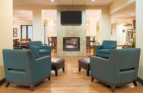 Elmsford Hotel | Hampton Inn White Plains