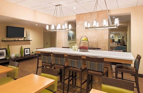 Elmsford Hotel | Hampton Inn White Plains