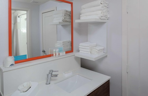 Hopelawn Hotel | Hampton Inn Woodbridge