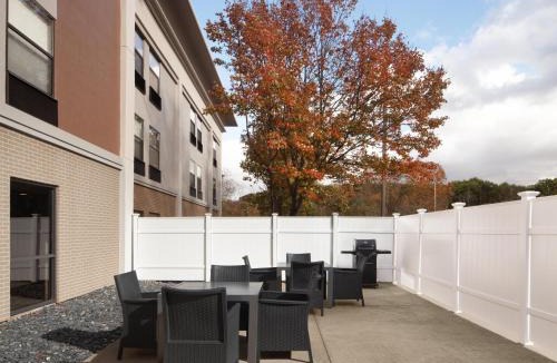Poland Hotel | Hampton Inn Youngstown/Boardman