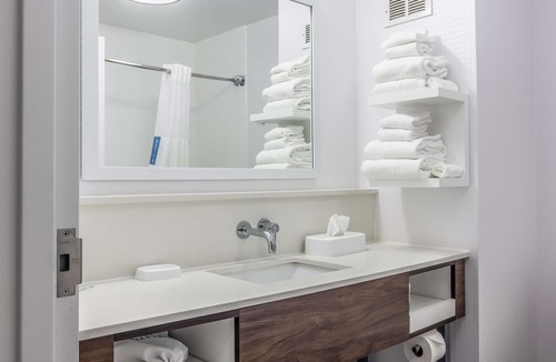 Youngstown Hotel | Hampton Inn Youngstown-North