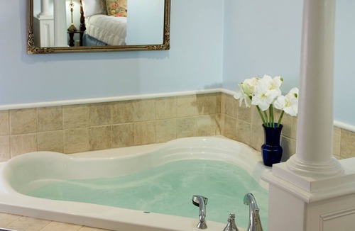 Lenox Hotel | Hampton Terrace Inn