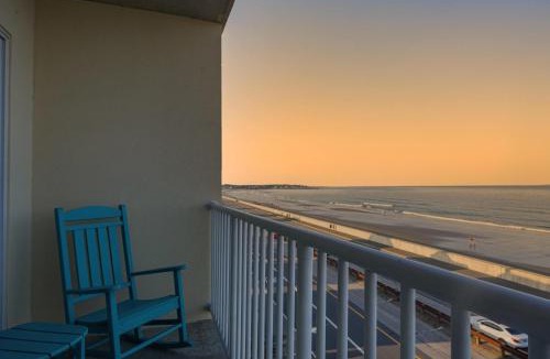 Hampton Apartment | Hampton Tides-Ocean View-Top Floor With Balcony