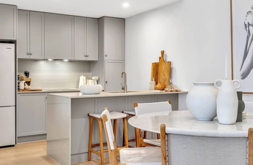 Moana Apartment | Hamptons at Moana Panoramic Beachfront Living