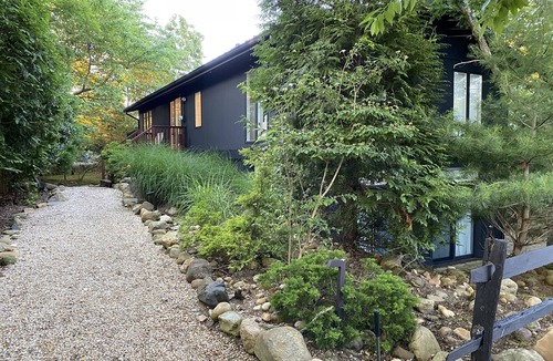 Beach Hampton House | Hamptons Beach House in Amagansett Dunes: Hot Tub and Private Beach!