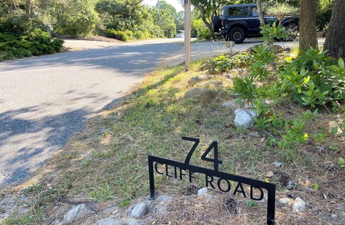 Beach Hampton House | Hamptons Beach House in Amagansett Dunes: Hot Tub and Private Beach!