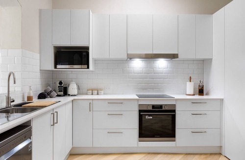 Semaphore South House | Hamptons Bungalow @ Semaphore - 3BR, Parking, BBQ