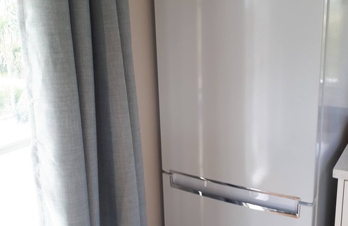 Whangarei Heads Cottage | Hamptons Coastal Cottage 2mins from beaches, huge deck