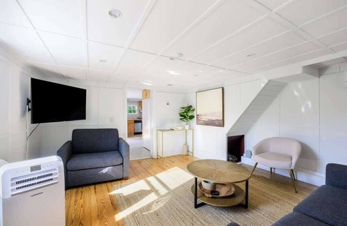 East Quogue House | Hamptons Cottage, Sleeps 7