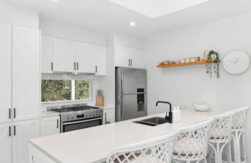 Torquay House | Hamptons Escape - Sleeps 9