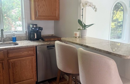 Hampton Bays House | Hamptons Getaway 3 Bed 2 Bath with Hot Tub