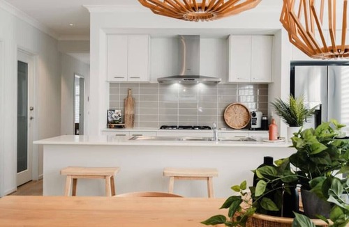 Armstrong Creek House | Hamptons Haven; Luxe 4 bedroom, 2 bathroom, WIFI