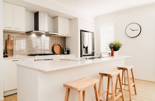 Armstrong Creek House | Hamptons Haven; Luxe 4 bedroom, 2 bathroom, WIFI