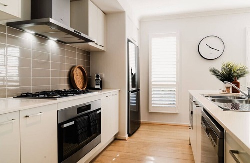 Armstrong Creek House | Hamptons Haven; Luxe 4 bedroom, 2 bathroom, WIFI