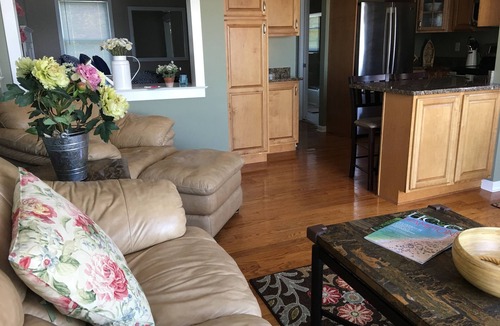 Town of Southampton House | Hamptons Waterfront- On A Sandy Beach- Relax & Getaway! (SH)