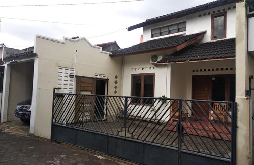 Sari Harjo House | Hana homestay Yogyakarta