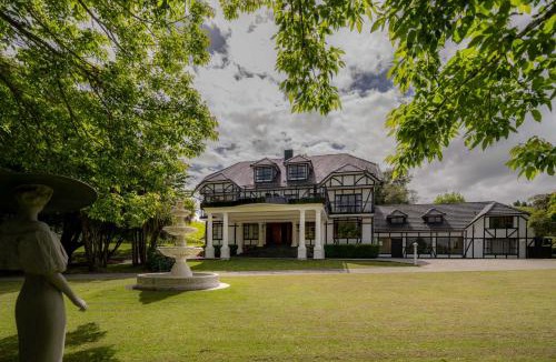 Hamurana Hotel | Hana Lodge