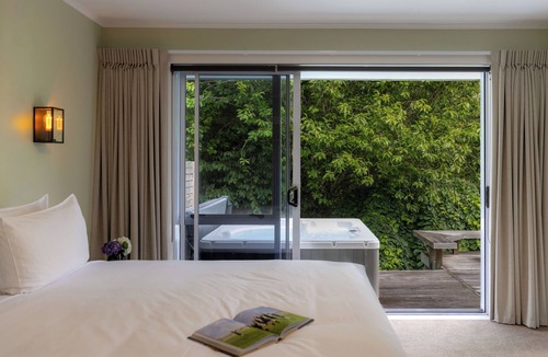 Hamurana Cabin | Hana Lodge