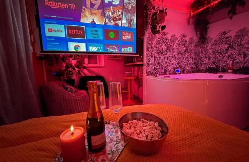 Sassenage Apartment | Hanamori, Suite Balnéo & Cinéma proche Grenoble