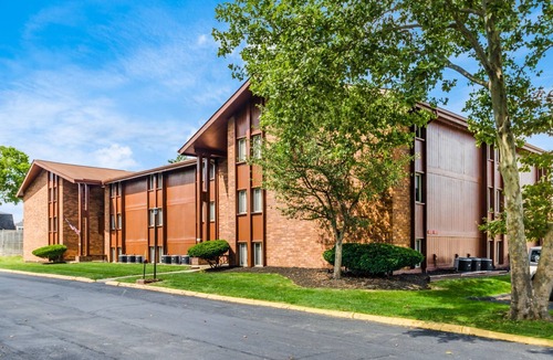 Northwest Columbus Apartment | Hancock Park Spacious 2beds w/free WiFi & parking