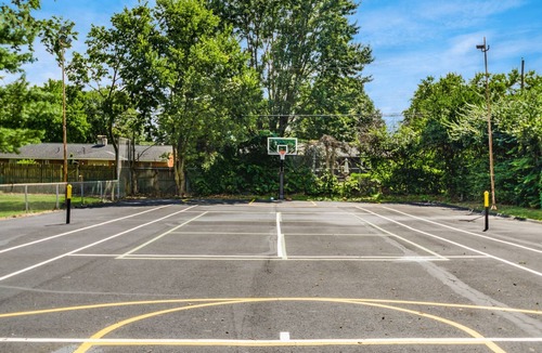 Northwest Columbus Apartment | Hancock Park Spacious 2beds w/free WiFi & parking