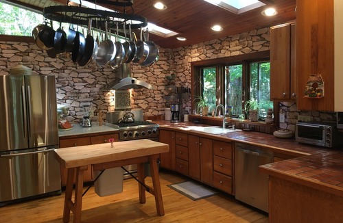 Shandaken House | Handcrafted Elegance Close to PHOENICIA