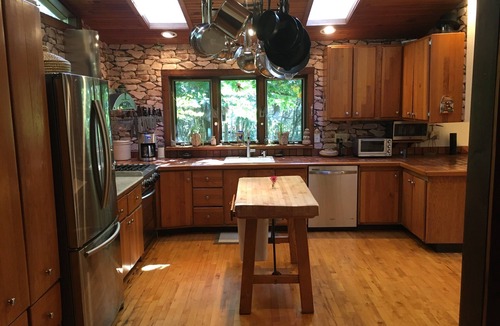 Shandaken House | Handcrafted Elegance Close to PHOENICIA