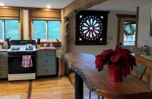 Versailles Cabin | Handcrafted Rustic Cabin on the Bourbon Trail