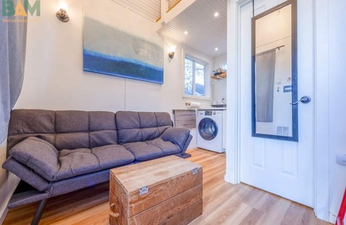 Greenwood House | Handcrafted Tiny House - Cozy Stay, Central Spot