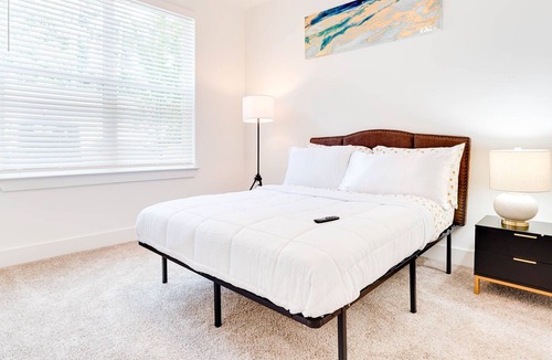 Lawrenceville Apartment | Handicap Accessible Retreat