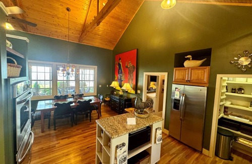 Monteagle House | Handicap Accessible 4 Bedrooms with Amazing Views on Monteagle Mountain