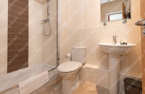 Hemel Hempstead Apartment | Handleys Ct, Penthouse 67 2 bed/2