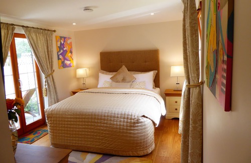 Lower Assendon Bed & Breakfast | Handywater Cottage B&B