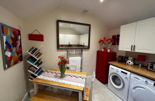 Lower Assendon House | Handywater Cottages