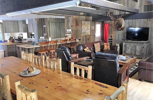 Carbon County House | Hanging Bull Lodge in Encampment, WY