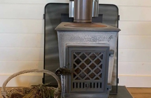 Newham House | Hanging Rock Farm Stay