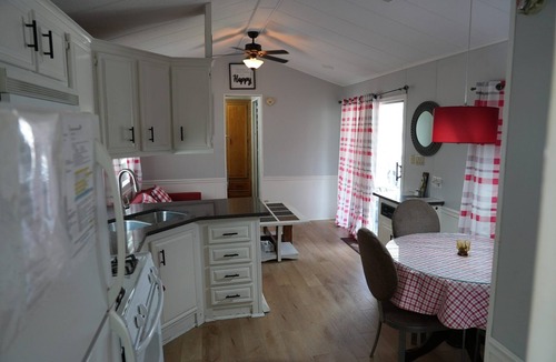 Sherkston Cottage | Hangout at newly renovated large corner lot Sherkston Shores Resort at lake Erie