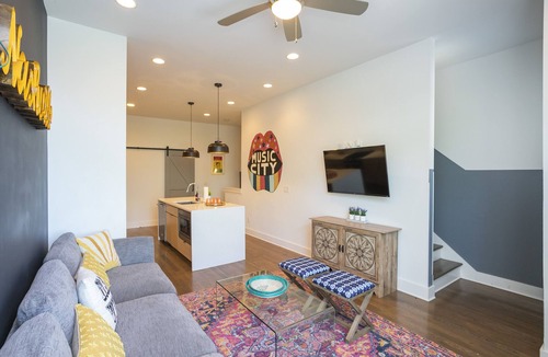 Hadley - Washington House | Hangout Suite 🎧❤️ on the Roof w/Skyline Views 🌇- ECH3