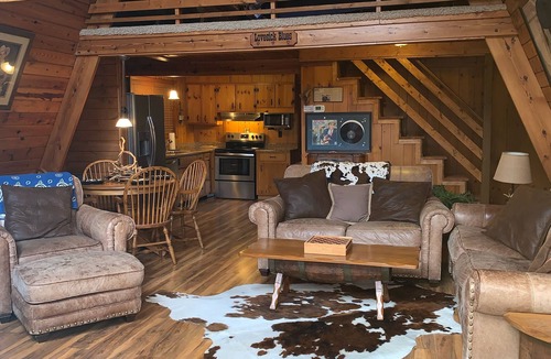 Chalet Village Ski Chalet | Hank Williams Cabin 2 Bedrooms, 2 Baths, Wi-fi, Must See Chalet, Great location