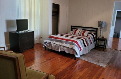 Thomaston House | Hannah House South Cozy country living near the city