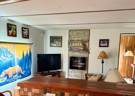 Darby Cabin | Hannon House