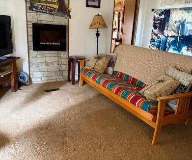 Darby Cabin | Hannon House