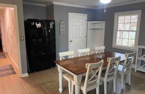 Seneca House | Hanover Haven 3 BR/2 Bath