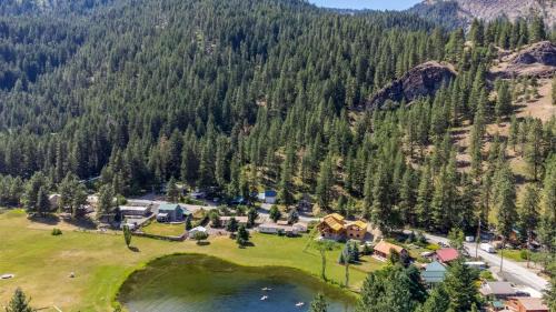 Peshastin House | Hansel Getaway Chalet